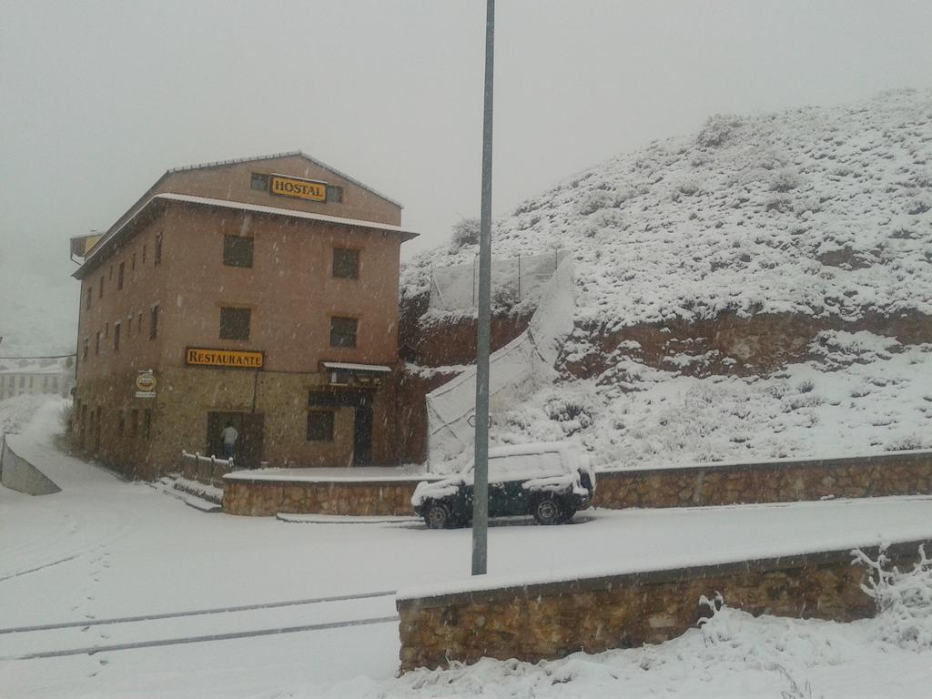 Hostal El Olmo Камарена де ла Сиера Екстериор снимка