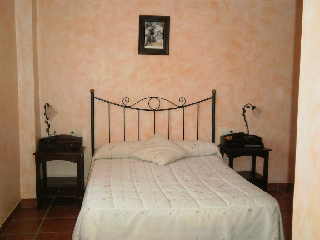Hostal El Olmo Камарена де ла Сиера Стая снимка