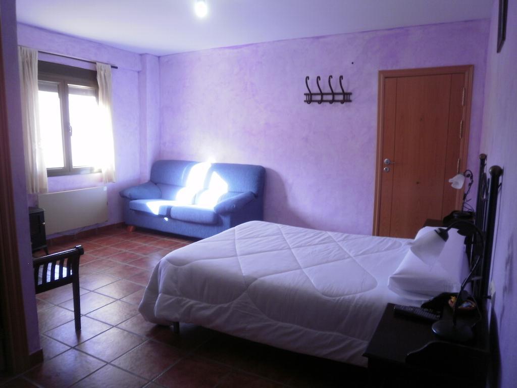 Hostal El Olmo Камарена де ла Сиера Стая снимка